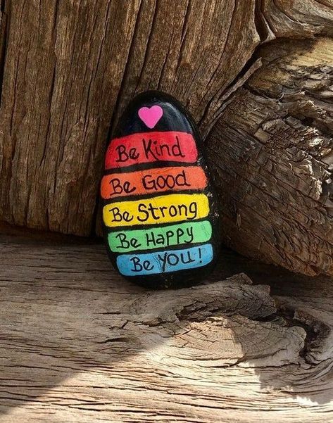 Rock Painting Tutorial, Diy Rock Art, Stone Art Painting, Rainbow Paint, Creation Art, Painted Rocks Kids, Art Stone, Painted Rocks Craft, Painted Rocks Diy