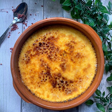 Large Creme Brulee Recipe, Creme Brulee Large Pan, Large Creme Brulee, Creme Brulee For A Crowd, Group Dessert, Pumpkin Creme Brulee, Cream Brulee, Creme Brulee Recipe, Creme Brûlée