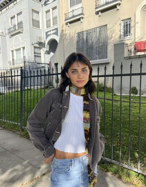 hair inspo, fall hair, chopped hair, short hair, bobcut, fall outfit, fall inspo, fall, autumn, autumn, cute outfit Outfits With Denim Skirt, Simple Hairdo, Hairstyle Short Hair, Dark Wash Denim Jacket, Dark Denim Jacket, Hairstyle Short, Easy Hairdos, Denim Jacket Outfit, Hair Cute