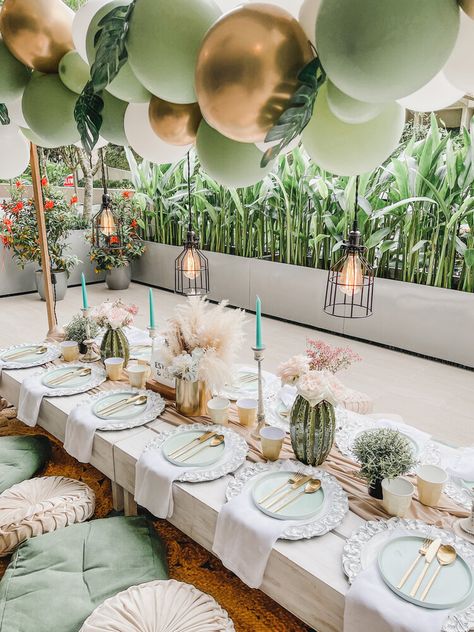 Picnic Style Party, Picnic Styling, Safari Theme Baby Shower, Jungle Safari Theme, Decorations Birthday Party, Indoor Picnic, Animal Elephant, Picnic Style, Picnic Decorations