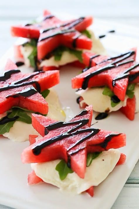 Watermelon Caprese, Watermelon Caprese Salad, Summertime Recipes, Summer Foods, Dash Diet, Cheese Appetizers, Snacks Für Party, Balsamic Glaze, Small Bites