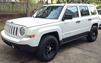 Jeep Patriot- I just got this car recently and I am so in love I have always loved jeeps and I wouldn't trade it for anything ❤️ Jeep Patriot Interior, 4x4 Modified, White Jeep Patriot, Lifted White Jeep, Sea Turtle Facts, 2014 Jeep Patriot, Lifted Jeeps, Turtle Facts, Jeep Wrangler Lifted