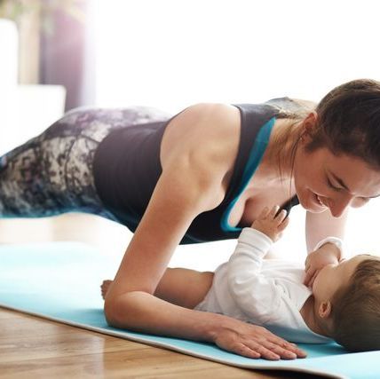 postnatal exercise Body Weight Circuit, Gentle Workout, Pregnancy Workout Plan, Postpartum Exercise, Postpartum Workout, Cardio Challenge, Postnatal Yoga, Yoga Photoshoot, Post Pregnancy Workout