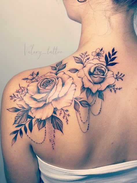 Flower Shoulder Tattoo, Blade Tattoo, Floral Tattoo Shoulder, Shoulder Blade Tattoo, Tattoo Zeichnungen, Inspiration Tattoos, Cat Tattoos, Back Of Shoulder Tattoo, Tiny Tattoo