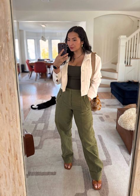 5 Sophisticated Ways To Wear Utility Pants How To Style Utility Pants, Green Utility Pants Outfits, Army Green Cargo Pants Outfit, Army Green Pants Outfit, Utility Pants Outfit, Green Cargo Pants Outfit, Green Pants Outfit, Pant Outfits, Cargo Pants Outfits