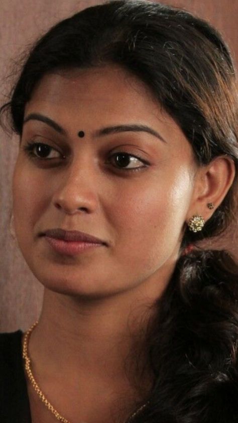 Anusree Nair, Close Up Pics, Indian Eyes, Beauty Smile, Actress Without Makeup, Face Images, Beautiful Smile Women, Indian Beauty Saree