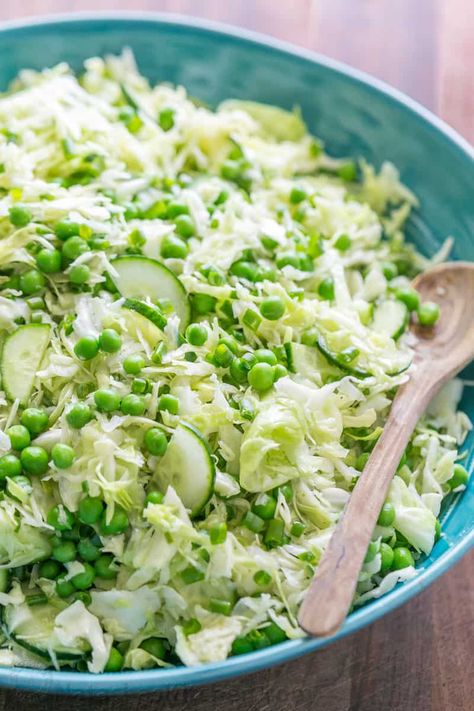 Easy Cabbage Recipes, Best Vegetable Recipes, Pea Salad Recipes, Cabbage Salad Recipes, Pea Salad, Pea Recipes, Cabbage Salad, Cabbage Recipes, Leftovers Recipes