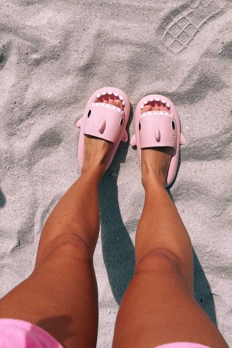 Slides Outfit Summer, Summer 2023 Beach, Shark Outfit, Shark Slides, 2023 Beach, Pink Shark, Slides Outfit, Fluffy Shoes, Shark Slippers