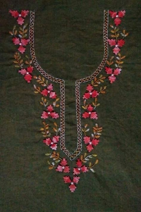 Kamal Kadai Embroidery Design, Embroidery Designs For Kurtis, High Low Kurti, Designs For Kurtis, Kutch Work Designs, Embroidery On Kurtis, Kurti Embroidery Design, Kurti Neck, Neck Embroidery