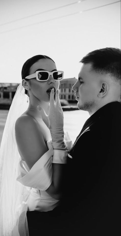 Sunglasses With Wedding Dress, Wedding With Sunglasses, Cool Wedding Photos Sunglasses, Courthouse Wedding Photos Sunglasses, Bride And Groom Sunglasses Photo Ideas, Bride With Sunglasses Photo Ideas, Wedding Dress Sunglasses, Bride In Sunglasses, Engagement Shoot Sunglasses