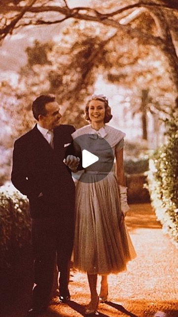 ♡ 𝙾𝙻𝙳 𝙷𝙾𝙻𝙻𝚈𝚆𝙾𝙾𝙳 𝙻𝙾𝚅𝙴 ♡ on Instagram: "♡ 𝓖𝓻𝓪𝓬𝓮 + 𝓡𝓪𝓲𝓷𝓲𝓮𝓻 ♡

•Newsreel footage of Princess Grace and Prince Rainier of Monaco attending a gala held for the soon to be newlyweds ahead of their religious ceremony, April 17, 1956. ❤️

♡ 

♡ 

♡ 𝐅𝐨𝐥𝐥𝐨𝐰 𝐌𝐞: @oldhollywoodcouples 

♡
✨ #princessgrace #princessgraceofmonaco #rearwindow #oldhollywoodactors #princerainier #gracekelly #happinessis #hollywoodcouples #truelove #oldhollywood #1956 #1950s #cutecouples #loveyou #tocatchathief #goodolddays #classiccinema #goldenageofhollywood #dwightdeisenhower #highnoon #followme #vintage #monaco #whitehouse #goldenage #couplegoals #waybackwhen #restinpeace #hollywoodcouples #loveislove #dialmformurder" Old Hollywood Love, Grace Kelly Granddaughter, Vintage Monaco, Old Hollywood Actors, To Catch A Thief, Princess Grace Kelly, Alice Angel, Prince Rainier, Hollywood Couples