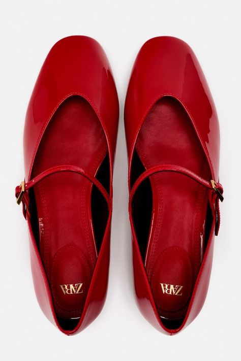 Flats With Ankle Strap, Patent Ballet Flats, Zara Flats, Mary Jane High Heels, Red Flats, Jeans Cargo, Fancy Shoes, Mary Jane Heels, Mary Jane Flats