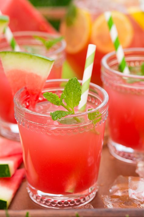 Watermelon Lemonade - Cooking Classy Mezcal Margarita, Chunky Chef, Watermelon Drink, Watermelon Margarita, Strawberry Mint, Watermelon Lemonade, Drink Photography, Lemonade Recipes, Summer Watermelon