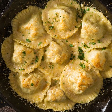 Air Fryer Ravioli Without Breading Air Fryer Ravioli Recipes, Ravioli Air Fryer Recipe, Air Fry Ravioli Recipe, Airfry Ravioli Recipe, Air Fryer Ravioli Fresh, Air Fryer Ravioli Frozen, Fork To Spoon Air Fryer Recipes, Air Fry Ravioli, Fried Ravioli Air Fryer