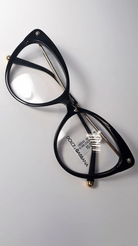 Chic Spectacles, Dolce And Gabbana Glasses, Clear Glasses Frames Women, Unique Glasses Frames, Cute Glasses Frames, Classy Glasses, Glasses Frames Trendy, Fancy Glasses, Glasses Inspiration