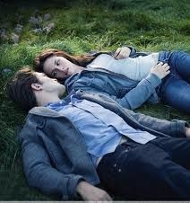 "And so the lion fell in love with the lamb"~Twilight Twilight Hate, Twilight Bella And Edward, Bella And Edward, Twilight 2008, Twilight Saga Series, Robert Pattinson Twilight, Twilight Edward, Robert Pattinson And Kristen, Twilight Photos