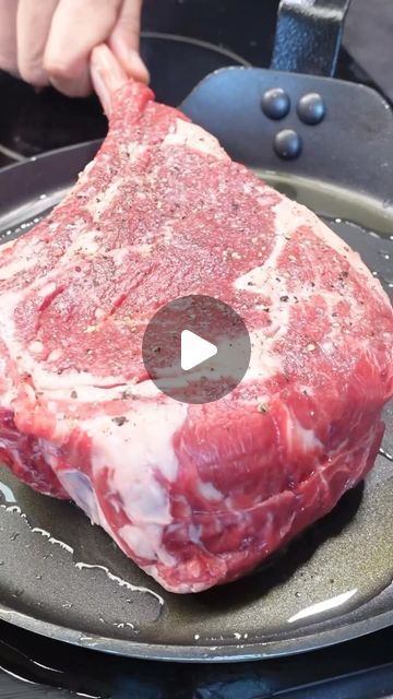 How To Cook Tomahawk Steak, Tomahawk Steak Sides, Tomahawk Steak Recipe Oven, Pesto Steak, Beef In Oven, Tomahawk Steak Recipe, Steak And Vegetables, Parsley Oil