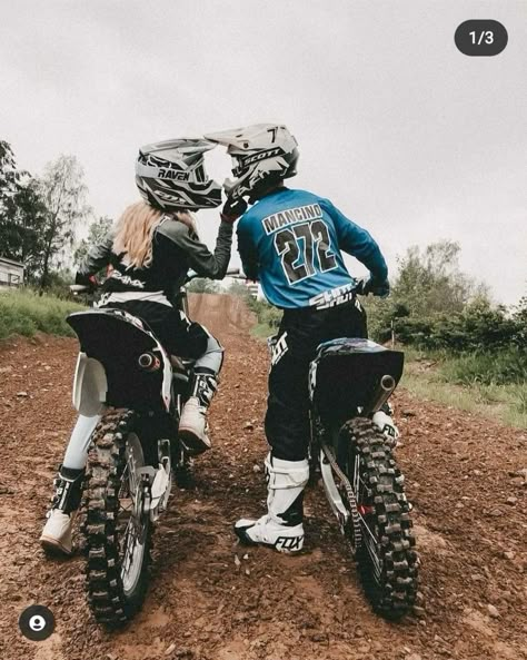 Motocross Love Motocross Picture Ideas, Cute Dirt Bike Couples, Dirt Bike Couple Pictures, Dirtbike Aesthetic, Dirt Bike Aesthetic, Dirt Bike Pictures, Dirt Bike Couple, Motocross Couple, Custom Dirt Bike