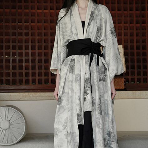 Kimono Dress White, Japanese Kimono Fashion Modern, Casual Kimono Japanese, Kimono With Skirt, Japanese Dress Traditional, Modern Kimono Fashion Outfits, Modern Kimono Fashion, Simple Kimono, Japanese Style Dress