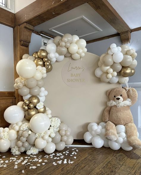 Home Baby Shower Ideas Decor, Aqeeqah Party Ideas, Gender Reveal Set Up, Gender Reveal Table Set Up, Small Gender Reveal Party, Bear Theme Gender Reveal, Minimalist Gender Reveal, First Birthday Decorations Boy