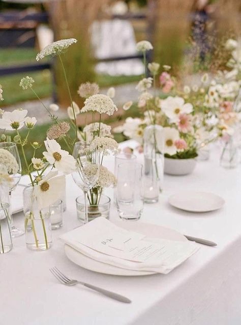 Simple Wild Flower Centerpieces, Dainty Wedding Florals, Flowers For Sweetheart Table, Bud Vases And Tea Lights Wedding, Dainty Wedding Flowers, Simple Flower Table Decorations, Garden Party Wedding Table Setting, Wedding Florals Simple, Paper Plate Table Setting Ideas