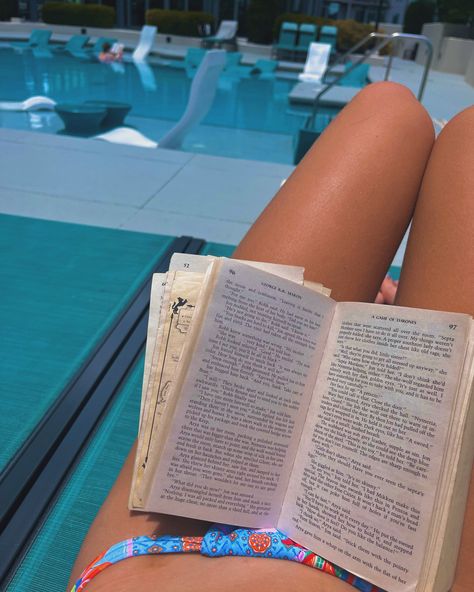 #tanning #summer #reading #tan #pool #poolpics #summerlifestyle #lifestyle Tanning Aesthetic, Pool Tanning, Summer Board, Pool Photos, Summer Inspo, Pool Days, Summer Photos, Summer Reading, Tanning