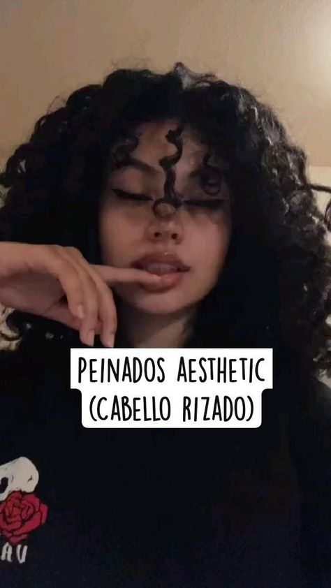 Peinados Hair Styles, Mixed Curly Hair, Hair Up Styles, Curly Hair Cuts, Curly Girl, Curled Hairstyles, Up Hairstyles, Up Styles, Hair Looks