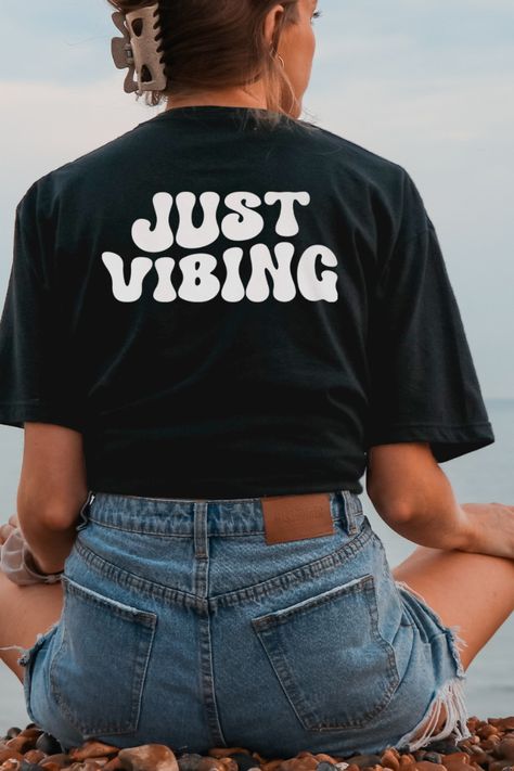 Oversized Retro T-shirt With Text Print, Unisex Retro T-shirt With Text Print, Hippie Cotton T-shirt With Retro Print, Relaxed Fit Smiley Face T-shirt, Good Vibes Only Shirt, Good Vibes Shirt, Funny Slogans, Statement Tees, Tee Outfit