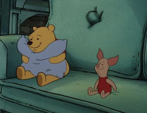 Piglet And Winnie The Pooh, Winnie The Pooh Memes, Disney Boo, Winnie The Pooh Vintage, Pooh Corner, Winnie The Pooh And Piglet, Pooh And Piglet, Winnie The Pooh Pictures, Winnie The Pooh Friends