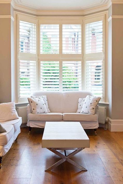 Bay Window Shutters, Living Room Shutters, Bay Window Design, Bay Window Living Room, Interior Window Shutters, Bow Window, Window Shutters, Window Room, Living Room Windows