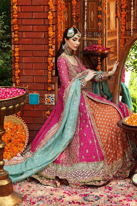 Aisha Imran. Madhur Mehndi Green Combination, Fancy Wedding Dresses Pakistani, Bridal Mehndi Dresses Color Combos, Anaar Kali Dress, Mehendi Dresses Pakistani, Mayoun Dresses, Pakistani Mehendi Outfits, Pakistani Mehndi Dress, Mehndi Bridal