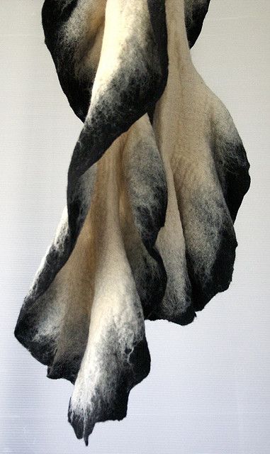 Scarf, part of designer's winter collection 2009. FELT by Irit Dulman & Tal Cohen. via irit dulman on flickr Felting Scarf, Tovad Ull, Felt Scarf, Felt Wool, Wet Felt, Fibres Textiles, Design Textile, Felted Scarves, Nuno Felting