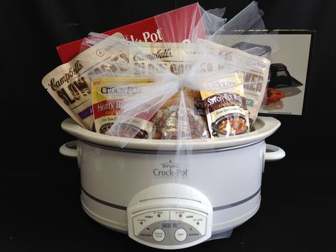 Crockpot Raffle Basket Ideas, Crockpot Gifts, Basket Raffle Ideas, Raffle Basket Ideas, Basket Raffle, Raffle Ideas, Auction Baskets, Raffle Basket, Best Gift Baskets