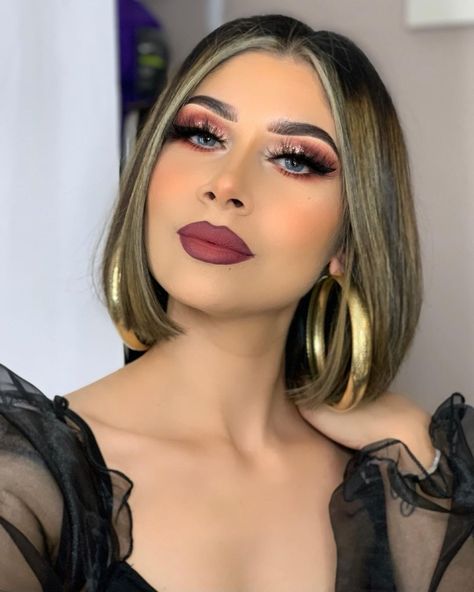 leah mabell (@leabelle_) posted on Instagram: “Whoooo issss sheeeee thooo 😜🌹 @theboldfacemakeup Better brows pencil shade B8 @hudabeauty @hudabeautyshop Desert dusk eyeshadow palette…” • Sep 12, 2020 at 1:25am UTC Eyeshadow As Lipstick, Eyeshadow Photoshoot, Brunch Eyeshadow Looks, Chicana Eyeshadow, Jordan Lipscombe Makeup, Chicana Makeup, Chic Glasses, Heavy Makeup, Full Makeup