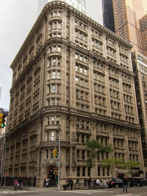 Old American Architecture, Bloxburg City Ideas, Classical Building, Architecture Styles, New York Architecture, Building Photography, Skyscraper Architecture, Architecture Engineering, Hotel Building