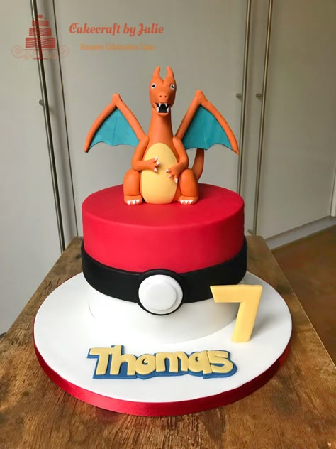 Pokémon Charizard Cake, Pokemon Birthday Cake Charizard, Pokemon Cake Charizard, Charzard Birthday Cakes, Pokemon Candle, Charmander Cake, Charizard Cake, Pokemon Torte, Pokemon Party Decorations