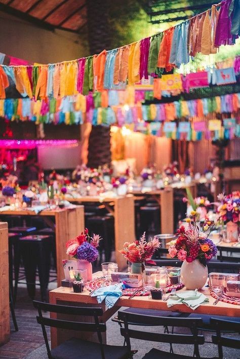 Boho Mexican Backdrop, Classy Fiesta Decor, Frida Party Decoration, Encanto Inspired Party, Eclectic Party Theme, Frida Theme Party Ideas, Mexican Tablescapes Fiesta Party, Frida Party Ideas, Mexican Hens Party