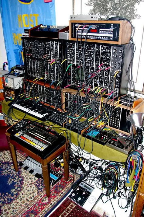 Eurorack Modular, Modular Synthesizers, Synthesizer Music, Analog Synth, Audio Studio, Recording Studio Design, Music For Studying, Music Studio Room, Dream Music