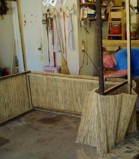 HOW TO BUILD a TIKI BAR Tropicana Party, Diy Tiki Bar, Tiki Bar Ideas, Tiki Party Decorations, Tiki Bars Diy, Tikki Bar, Island Birthday, Outdoor Tiki Bar, Tiki Bar Decor