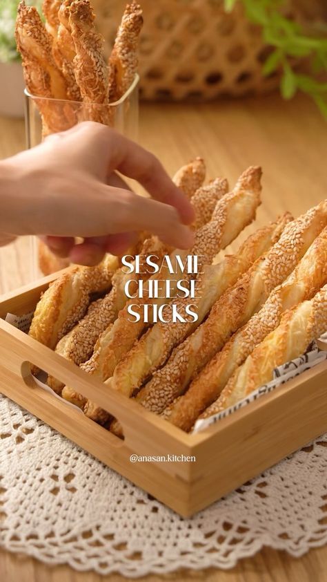 Anasan Kitchen | Easy simple fast snack [Recipe 🔽] Sesame Cheese Sticks 🧀🥐 Thinking about making a quick & easy snack that everyone will love? Try this... | Instagram Fast Snack Recipes, Salty Snack Recipes, Fast Appetizers Easy, Puff Pastry Snacks, Cheese Puffs Recipe, Easy Puff Pastry Recipe, Fast Snack, Bread Sticks, Catering Ideas Food