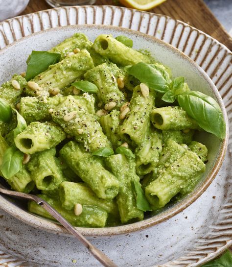 Broccoli Rigatoni, Avant Garde Vegan, Gaz Oakley, Broccoli Pasta Recipe, Vegetarian Pasta Dishes, Creamy Broccoli, Rigatoni Pasta, Protein Pasta, Protein Packed Meals