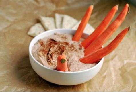 30 healthy Halloween treats for home, parties, or for trick-or-treating Carrot Fingers Halloween, Hummus Halloween, Party Hummus, Halloween Hummus, Halloween Dips, Easy Halloween Party Food, Halloween Finger, Healthy Party Snacks, Healthy Halloween Food