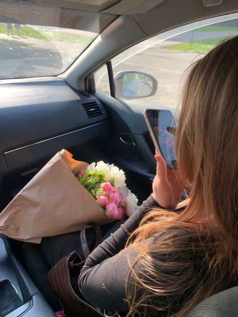 #instagram #mommyandme #momlife #flowers #aesthetic #cars Girl In The Car, Car With Flowers, Aesthetic Cars, Inside Car, Flowers Aesthetic, In The Car, Night Aesthetic, Mom Life, Flower Girl