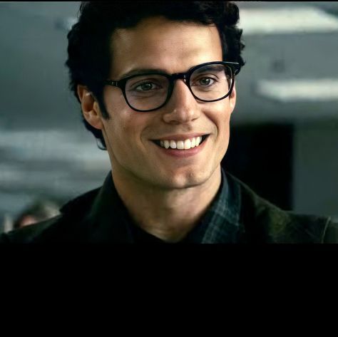 Henry Cavill Glasses, Henry Cavill 2000s, Henry Cavill 90s, Henry Cavill Icon, Clark Kent Man Of Steel, Henry Cavill Aesthetic, Henry Cavill Clark Kent, Young Henry Cavill, Henry Cavill Superman