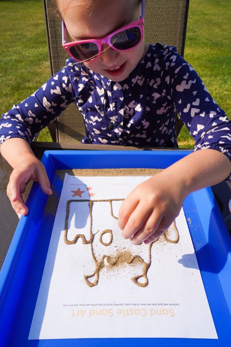 Build a sand castle with wet glue and sand! This activity is great for preschoolers and kindergarteners. Build hand strength while improving eye-hand coordination. Check out this FREE RESOURCE at LearnPal! Sand Castle Art Preschool, Sand Castle Activities Preschool, Sandcastle Activities Preschool, Sand Activities For Preschool, Sand Castle Craft, Castle Crafts, Kindergarten Stem, Robert Munsch, Sand Game