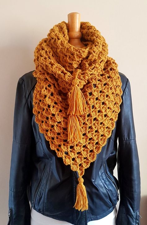 Triangle Scarf Crochet Pattern, Crochet Scarf Patterns, Crochet Snood, Crochet Wrist Warmers, Crochet Triangle Scarf, Scarf Patterns, Crochet Scarf Pattern Free, Crochet Triangle, Crochet Buttons