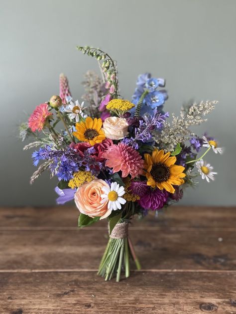 May Wedding Flowers, Jam Jar Flowers, Flowers In Season, Wild Flower Wedding, Mothers Day Plants, Bright Bouquet, May Wedding, May Weddings, Home Grown