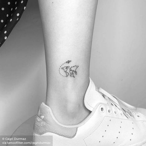 Small world map tattoo on the ankle. World Map Tattoos, Globe Tattoos, Plane Tattoo, Airplane Tattoos, Map Tattoos, Inspiration Tattoos, World Tattoo, Sleeve Tattoos For Women, Travel World