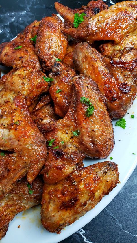 Grilled Chicken Wings Vietnamese Chicken Wings, Grilled Beef Ribs, Perfect Grilled Chicken, Vietnamese Chicken, Amazing Food Platters, Grilled Wings, Grilled Chicken Wings, Grilling Sides, Healthy Food Motivation