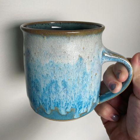 KRISTEN NICHOLS on Instagram: “Gonna post one more today to make up for lost time :) MAYCO NORSE BLUE all over inside and out. Top 1/2 then painted with a thick layer of…” Norse Blue Glaze Combo, Mayco Sea Salt, Norse Blue Glaze, Mayco Norse Blue, Salt Clay, Creative Pottery, Glaze Combinations, Glaze Combos, Pottery Glaze